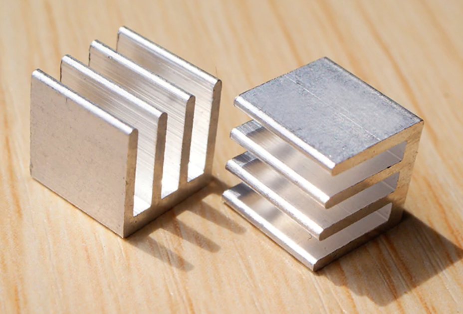 Аллюминиевый радиатор 10х10х10 мм